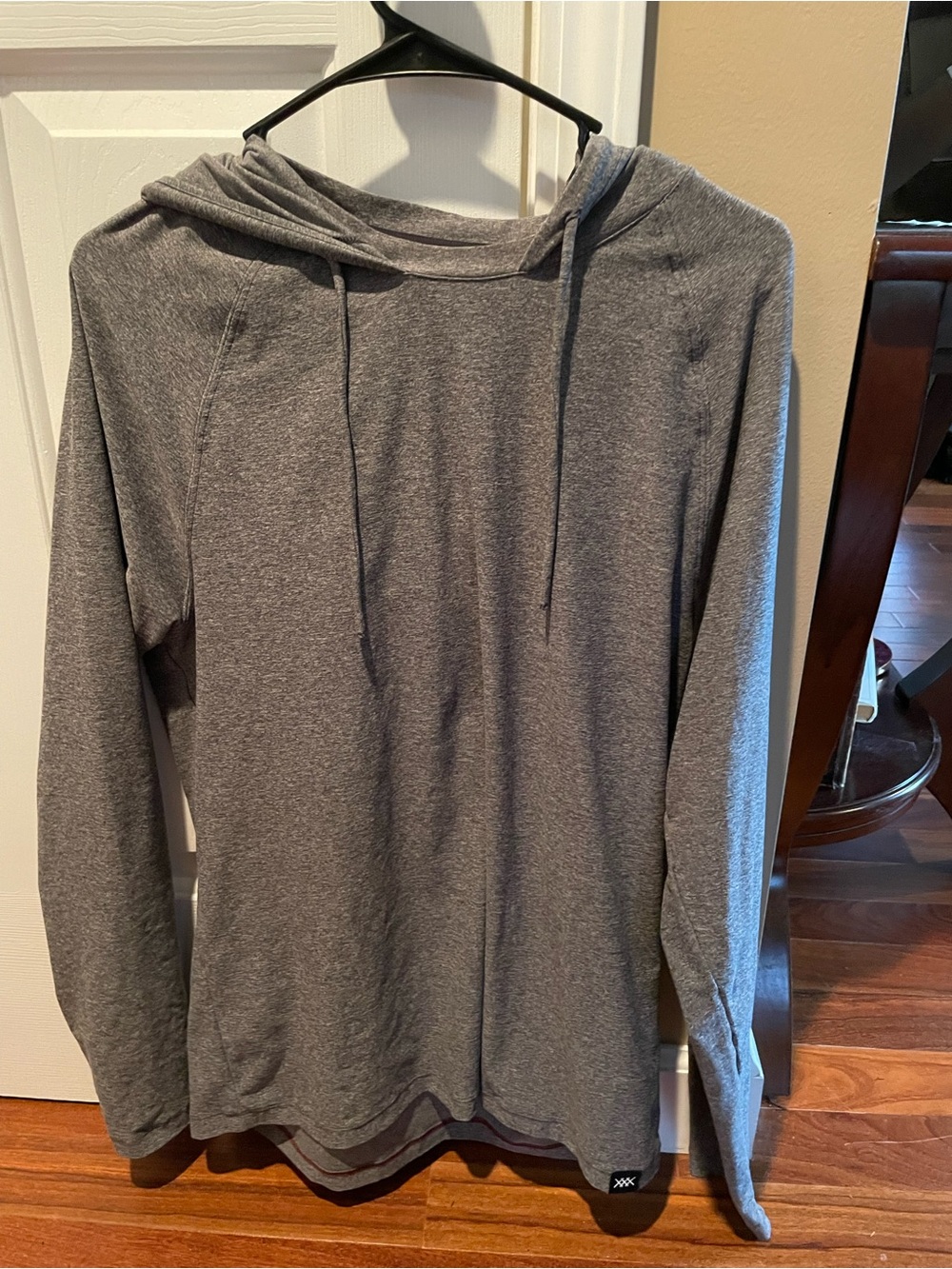 Rhone Men’s Reign lightweight Hoodie - size M - Heather Grey